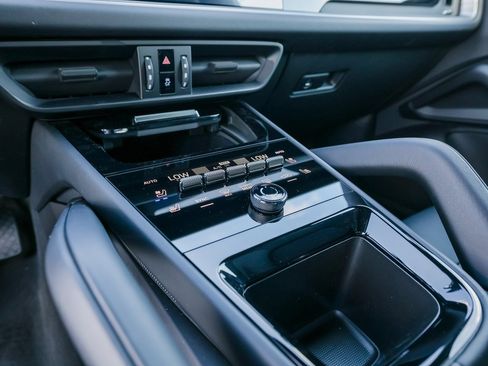 New 2025 Porsche Cayenne E-Hybrid Coupe image 20