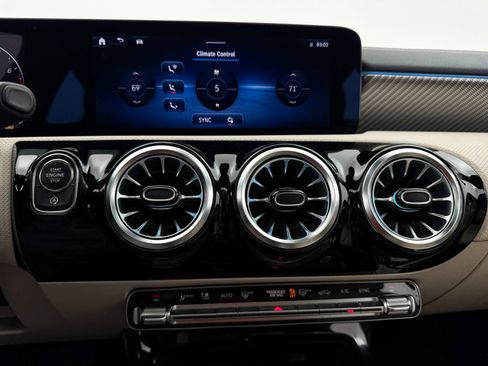 Used 2024 Mercedes-Benz CLA 250 CLA 250 image 23