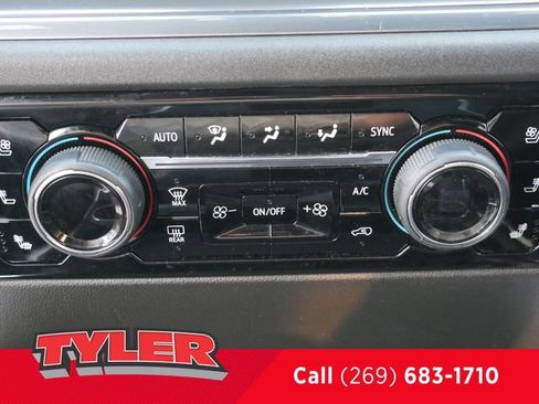Used 2024 Chevrolet Silverado 2500 High Country w/ High Country Premium Package AWD/4WD image 30