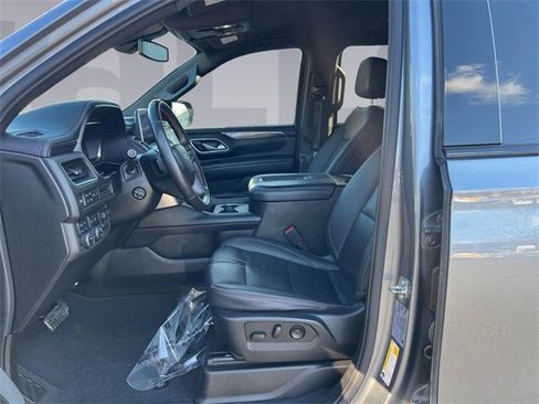 Used 2022 Chevrolet Suburban RST w/ Luxury Package image 10
