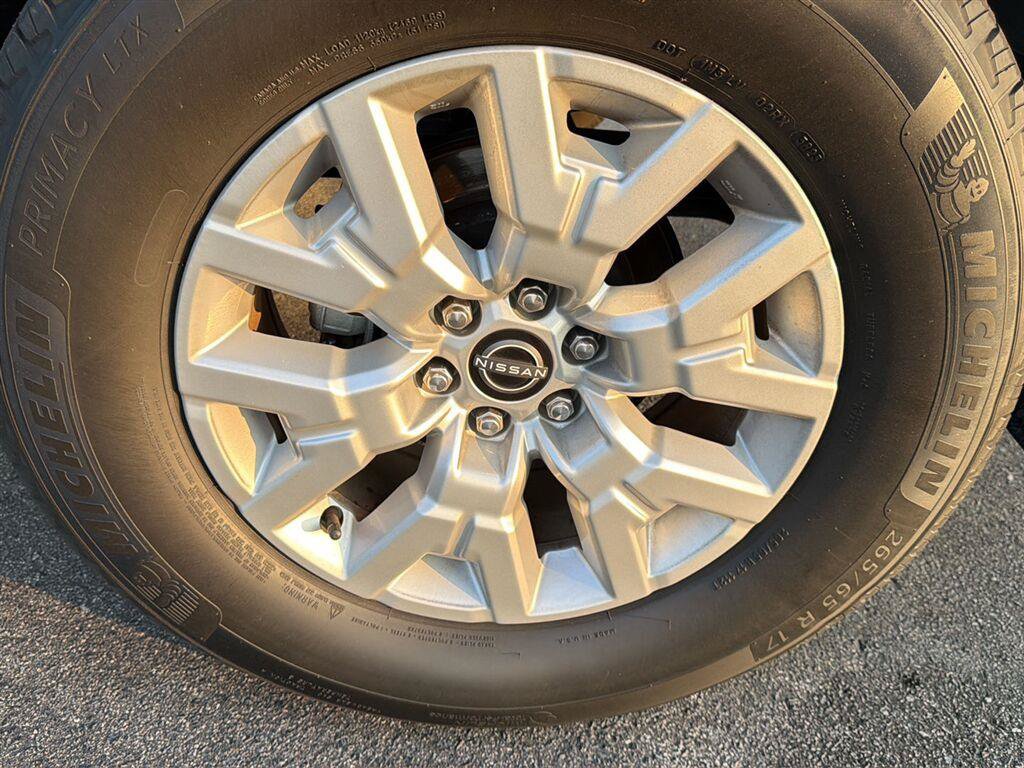 Certified 2024 Nissan Frontier SV w/ Technology Package AWD/4WD image 13