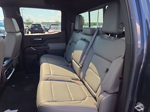 Used 2022 GMC Sierra 1500 SLT w/ SLT Premium Plus Package AWD/4WD image 13