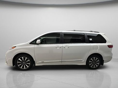 Used 2020 Toyota Sienna XLE w/ XLE Navigation Package AWD/4WD image 3
