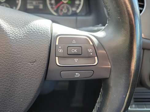 Used 2017 Volkswagen Tiguan SEL image 30