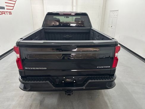 Used 2020 Chevrolet Silverado 1500 Custom w/ Custom Value Package AWD/4WD image 15