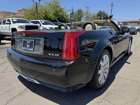 Used 2009 Cadillac XLR RWD image 12