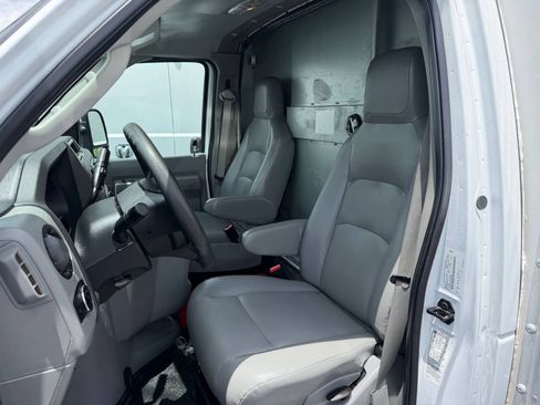Used 2024 Ford E-350 and Econoline 350 Super Duty w/ Power Windows & Locks Group RWD image 8