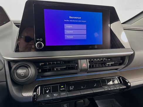 Used 2025 Toyota Prius XLE image 19