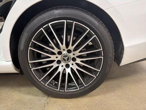 Used 2023 Mercedes-Benz C 300 Sedan image 5