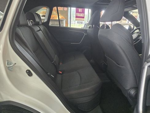 Used 2021 Toyota RAV4 SE w/ Weather & Moonroof Package AWD/4WD image 16