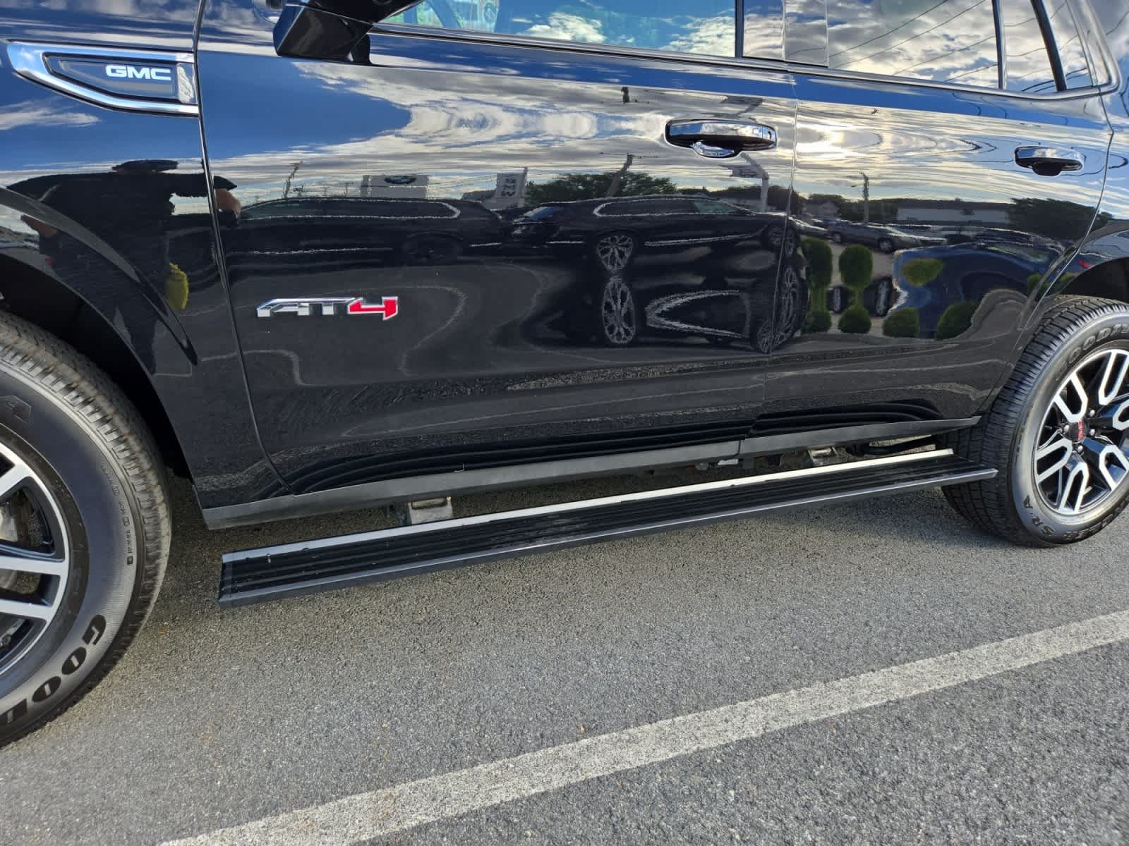 Used 2023 GMC Yukon AT4 w/ AT4 Premium Package AWD/4WD image 75