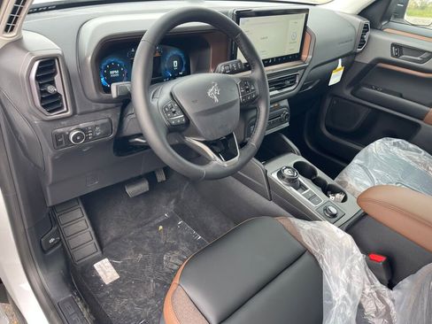 New 2025 Ford Bronco Sport Outer Banks image 6