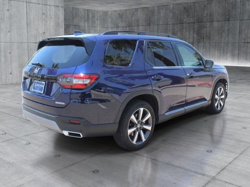 Used 2024 Honda Pilot Touring image 6