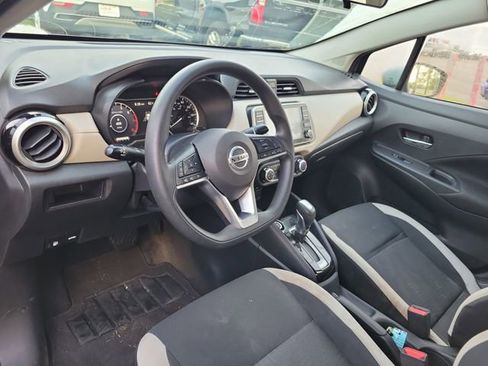Used 2021 Nissan Versa SV image 12