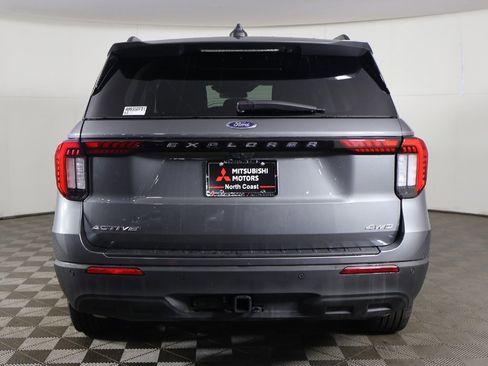 Used 2025 Ford Explorer Active image 12