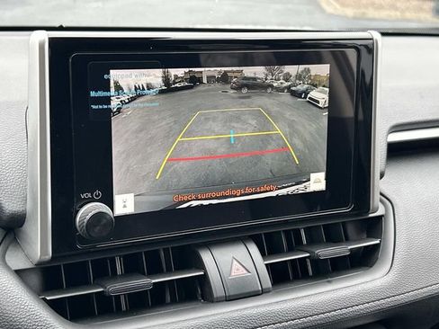 Used 2025 Toyota RAV4 XLE AWD/4WD image 24