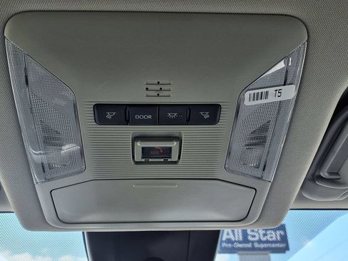 Used 2024 Toyota RAV4 XLE FWD image 29