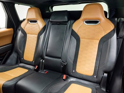 Used 2022 Land Rover Range Rover Sport SVR image 18