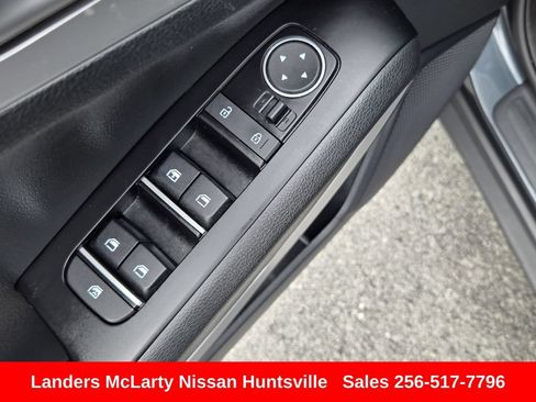 Used 2024 Kia Soul LX w/ Option Group 015 FWD image 21