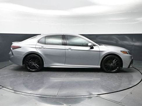 Used 2024 Toyota Camry XSE FWD image 4