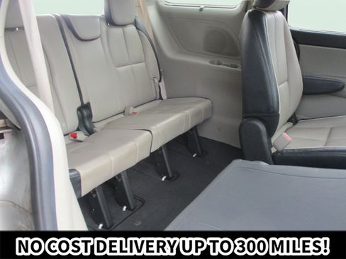 Used 2019 Kia Sedona EX FWD image 10