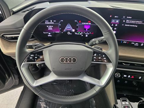 Used 2025 Audi Q5 2.0T Premium image 18