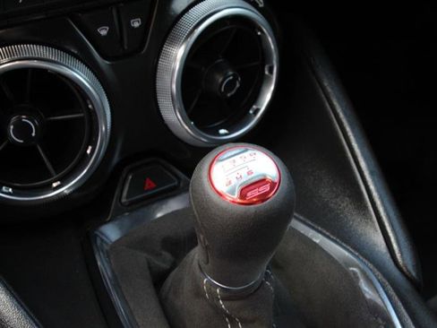 Used 2020 Chevrolet Camaro SS RWD image 27