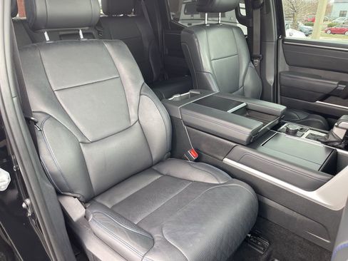 Used 2023 Toyota Tundra Platinum AWD/4WD image 23