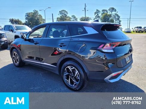 Used 2024 Kia Sportage LX image 9