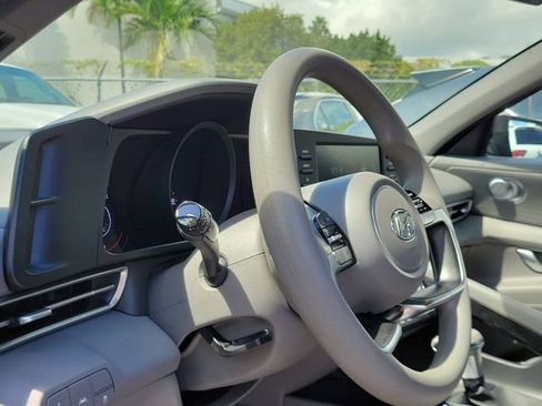 Used 2022 Hyundai Elantra SEL w/ Cargo Package image 7