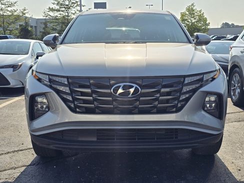 Used 2023 Hyundai Tucson SE AWD/4WD image 2