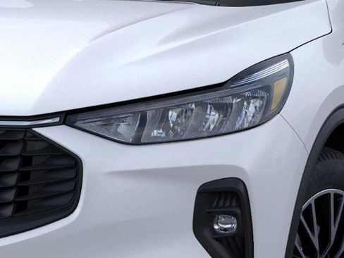 New 2025 Ford Escape SE image 18
