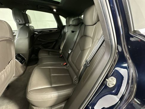 Used 2019 Porsche Macan S AWD/4WD image 23