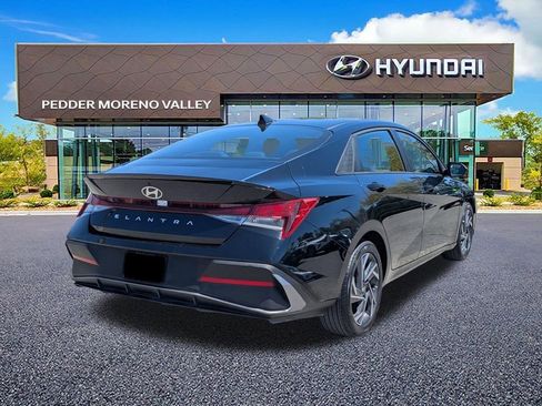 Certified 2025 Hyundai Elantra Sport FWD image 3