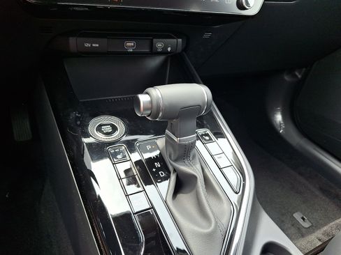 New 2026 Kia Niro EX FWD image 10