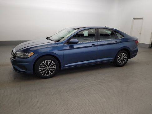 Used 2019 Volkswagen Jetta SE w/ Cold Weather Package FWD image 2