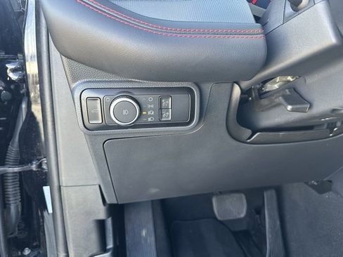 Used 2025 Ford Explorer ST-Line w/ ST-Line Street Pack image 4