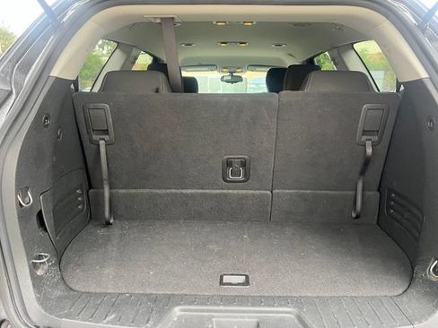 Used 2017 Chevrolet Traverse LT w/ Style and Technology Package FWD image 13