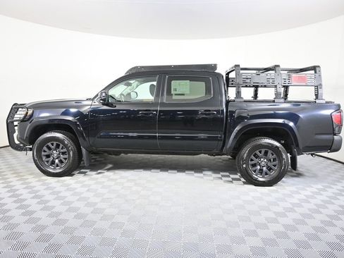 Used 2020 Toyota Tacoma SR5 AWD/4WD image 3