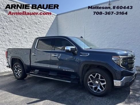 Used 2022 GMC Sierra 1500 SLT w/ SLT Convenience Package AWD/4WD image 1