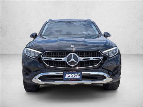 Used 2024 Mercedes-Benz GLC 300 4MATIC image 2