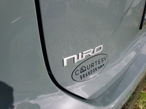 New 2025 Kia Niro SX Touring image 7
