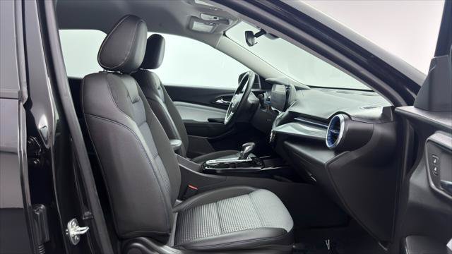 Used 2025 Chevrolet Trax LT w/ LT Convenience Package FWD image 22