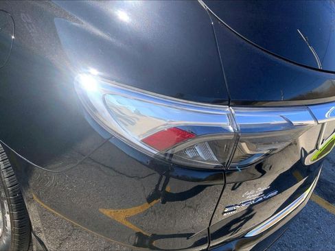 Used 2023 Buick Enclave Avenir image 28