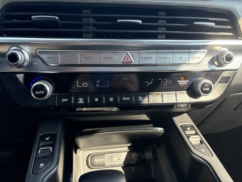 Used 2022 Kia Telluride EX w/ EX Premium Package FWD image 16