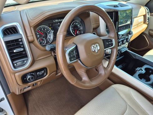 Used 2019 RAM 1500 Laramie AWD/4WD image 11