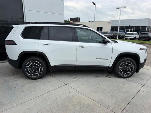 New 2026 Jeep Cherokee Limited AWD/4WD image 4