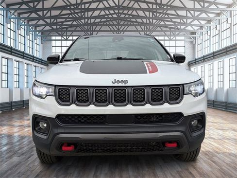 Used 2023 Jeep Compass Trailhawk image 9