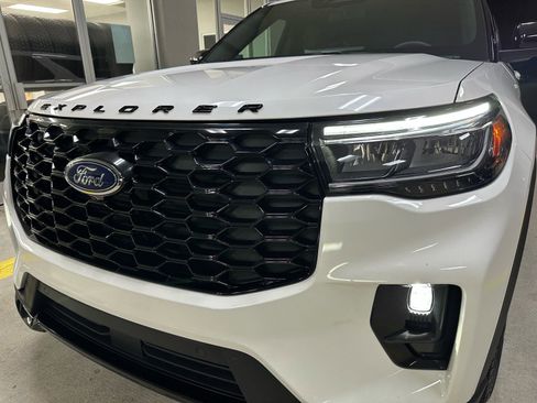 Certified 2025 Ford Explorer ST-Line image 2