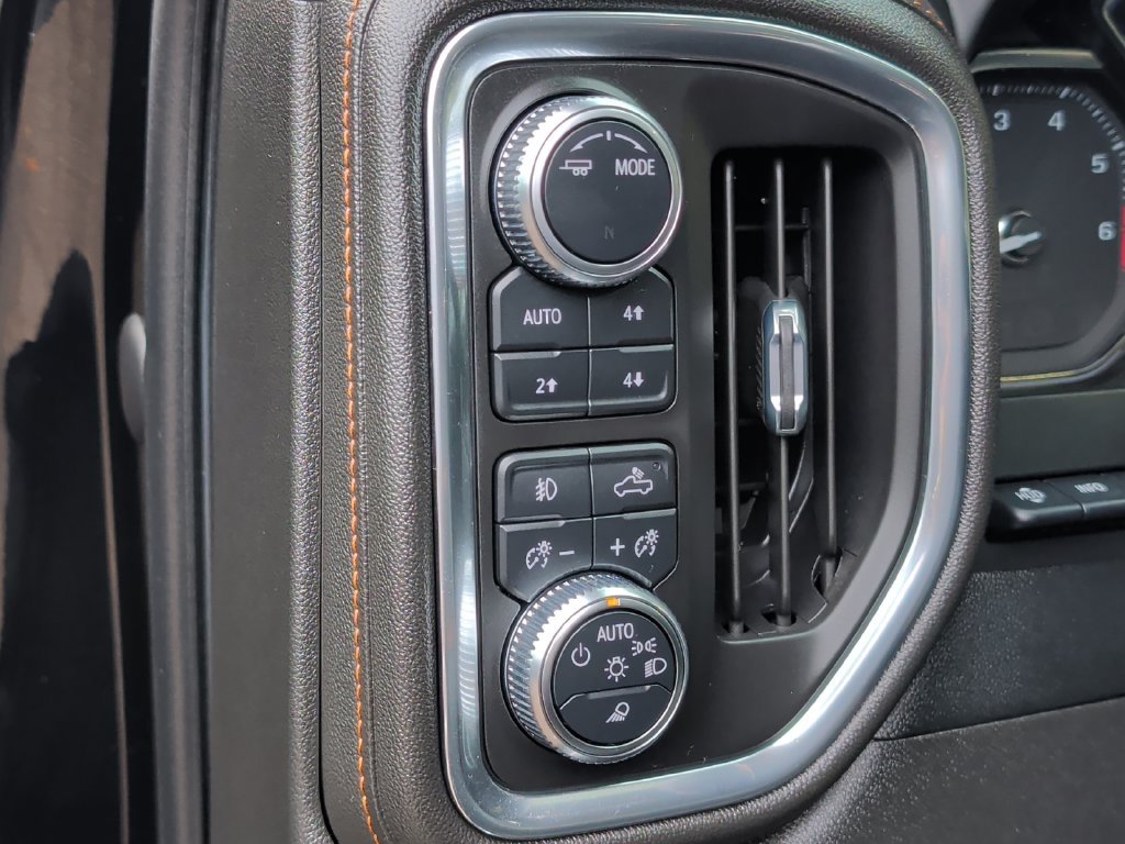 Used 2022 GMC Sierra 3500 AT4 w/ AT4 Premium Plus Package AWD/4WD image 14